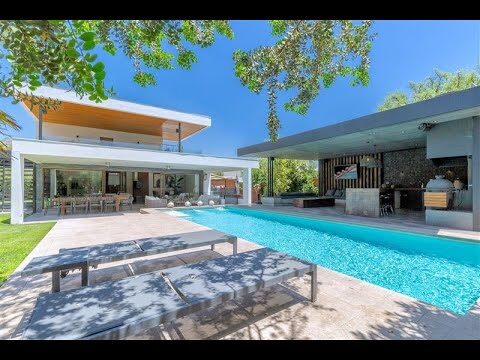 Terrazas Modernas con Piscina: Dise&ntilde;o y Estilo Innovador